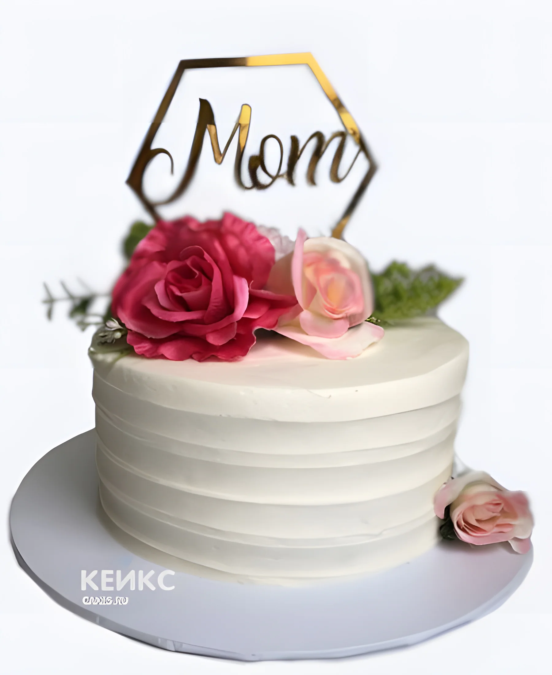 Белый торт на 8 марта с живыми цветами Фото