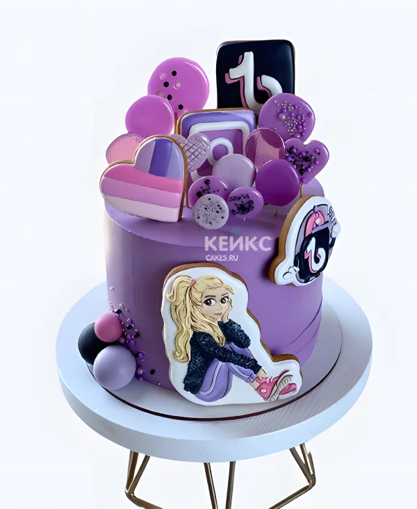 Черничный торт с инстаграмом и леденцами Фото