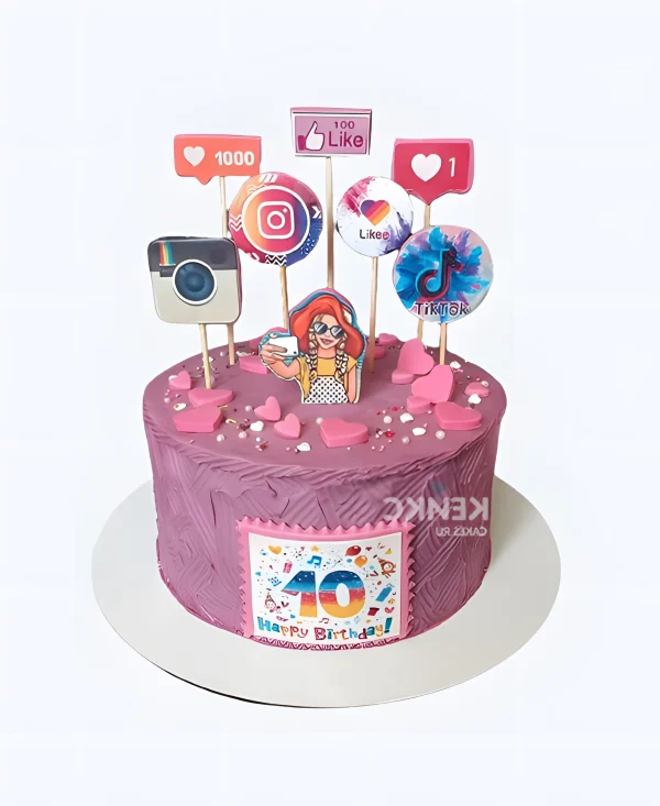 Чудесный торт из крема с инстаграмом Фото