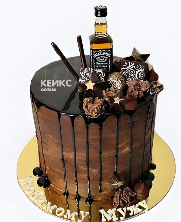Чудесный вкусный шоколадный торт мужу с бутылочкой Фото