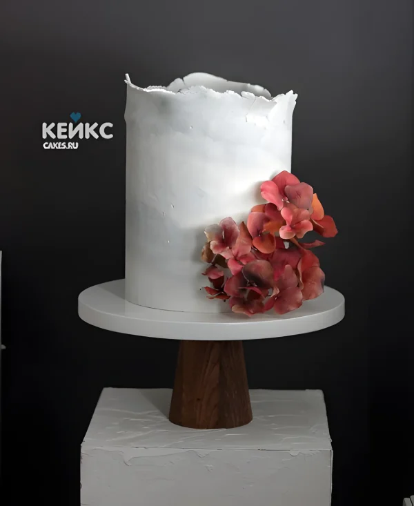Эстетичный торт с яркими цветками гортензии Фото