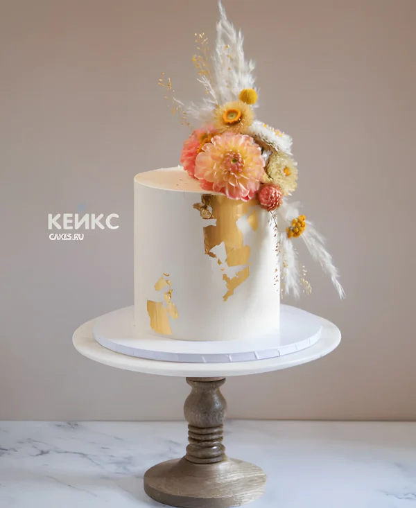 Эстетичный торт с хризантемой и позолотой Фото