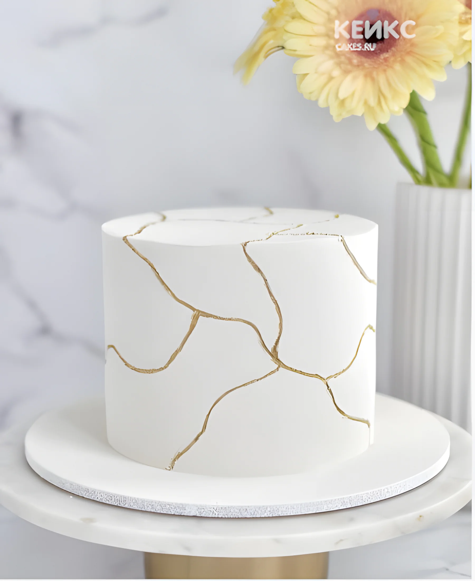 Эстетичный торт с мраморным узором Фото