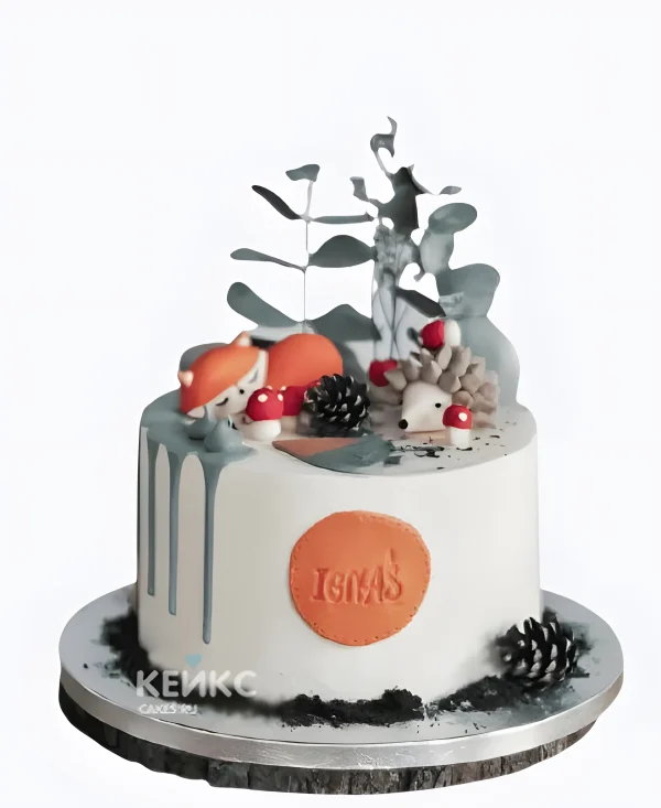 Легкий торт из мастики с лисой и ёжиком Фото