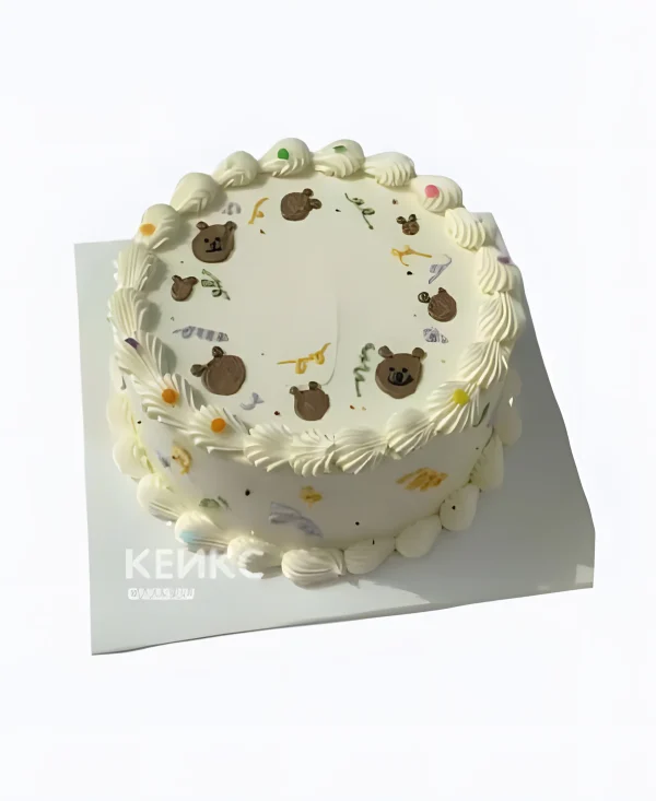 Недорогой торт с кремом и рисунками Фото