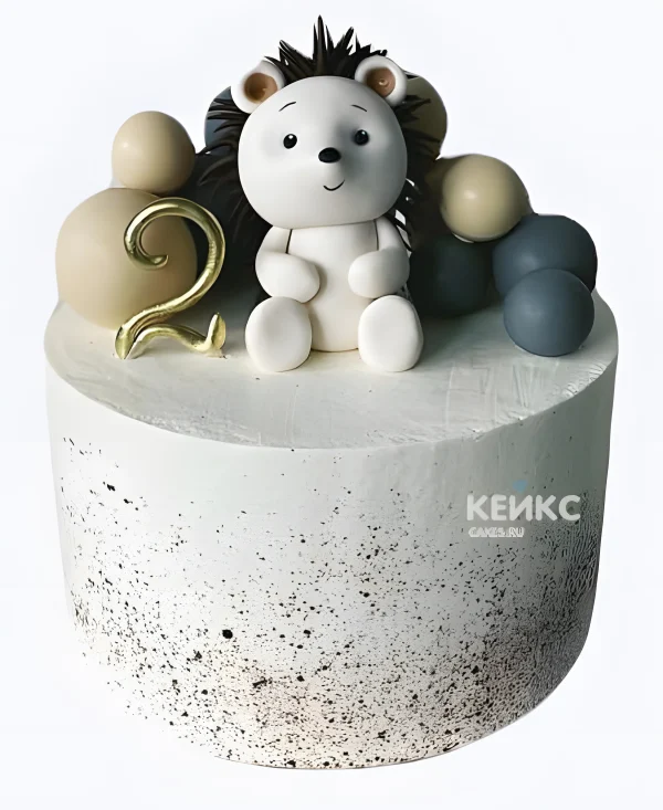 Нежный белый торт с ежиком Фото