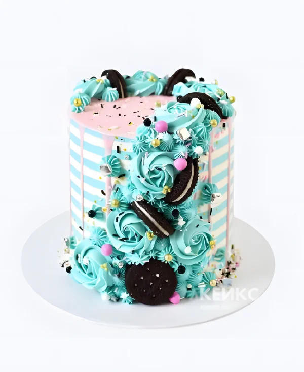 Торт девочке на 9 лет с цветами из крема и печеньем орео Фото