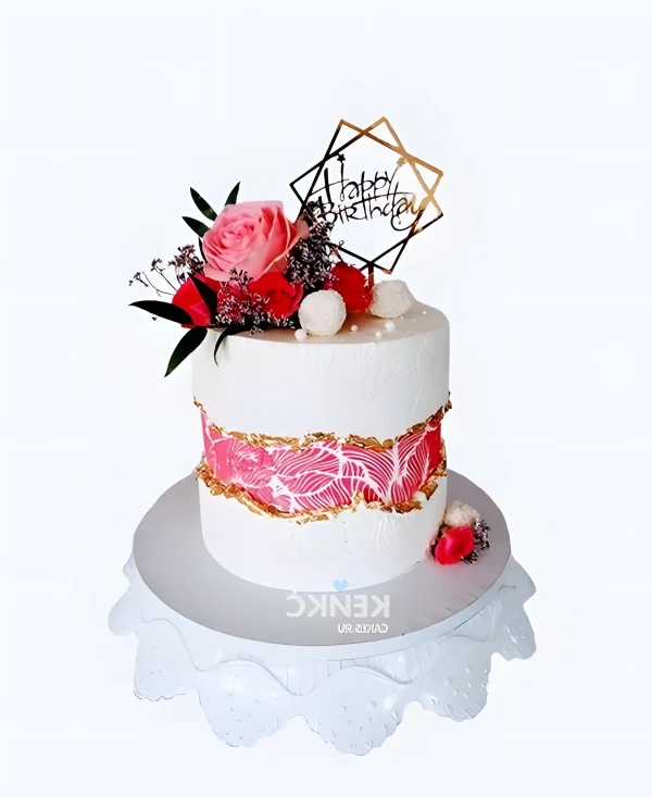 Торт девушке на 20 лет с конфетами рафаэлло и розами Фото