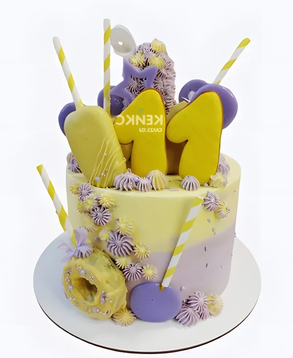 Торт из крема девочке на 11 лет со сладостями Фото