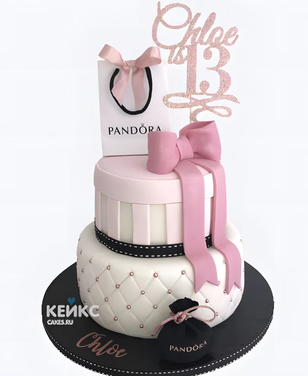 Торт на 13 лет с подарком и бантом Фото