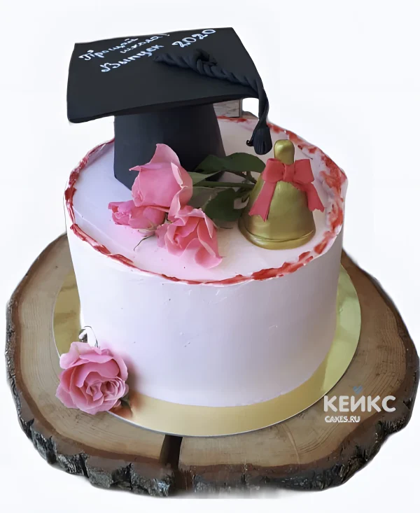Торт на последний звонок с цветами и шляпой выпускника Фото