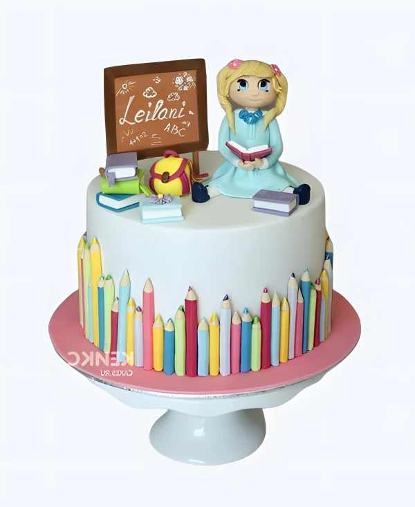 Торт с фигурками и карандашами на выпускной в 4 класс Фото