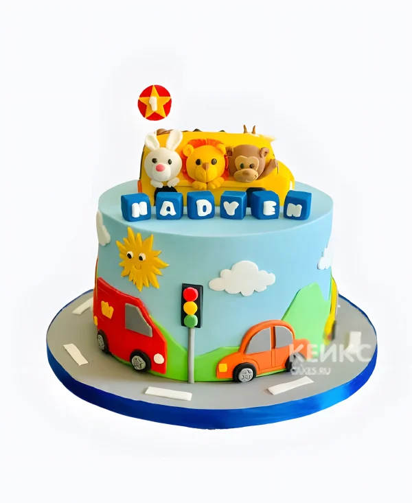 Торт с машинками и фигурками животных Фото