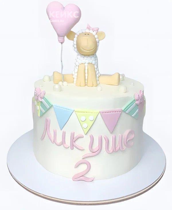 Торт с овечкой в пастельных тонах Фото