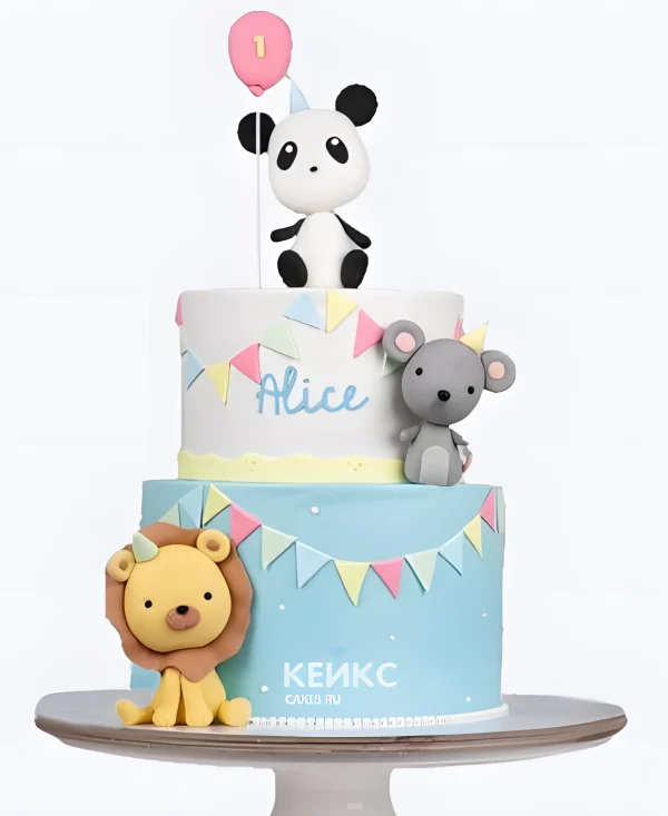 Торт с пандами и фигурками других животных Фото