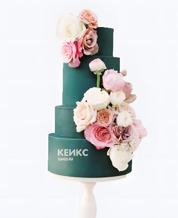Цветочный торт в изумрудном цвете Фото