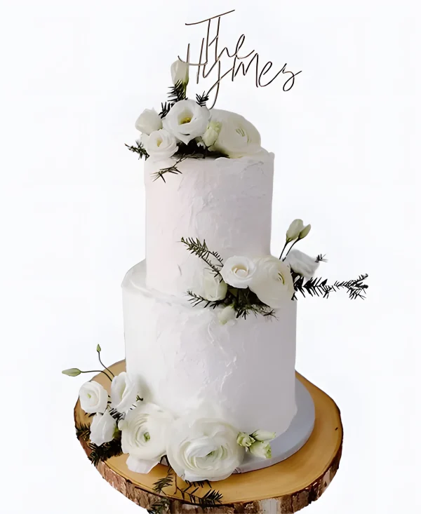 Белоснежный торт с розами Фото