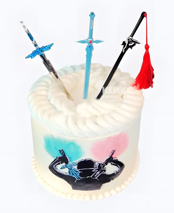 Белый кремовый торт на день рождения с мечами Фото