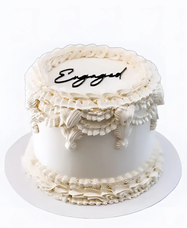 Белый торт в стиле Ламбет на сватовство Фото