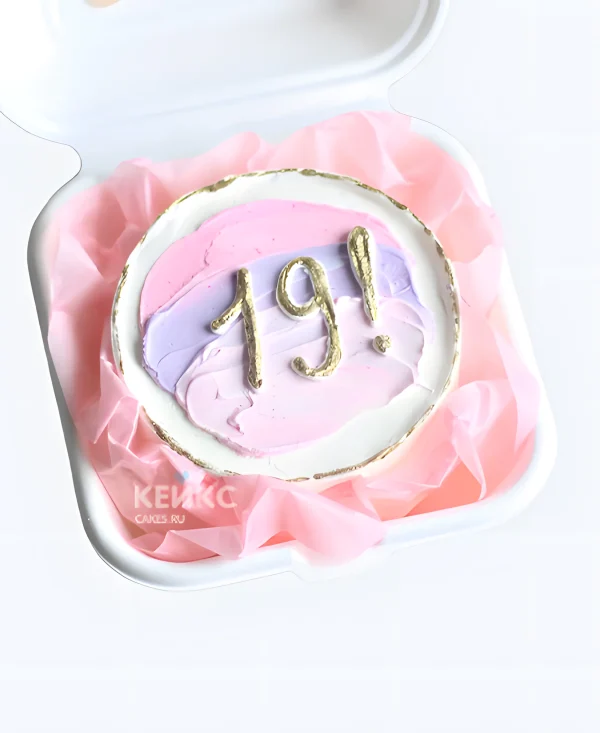 Бенто-торт на 19 лет с розовыми мазками и цифрой Фото