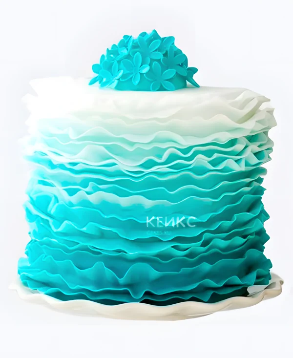 Бирюзовый свадебный торт с рюшами и мелкими цветочками Фото