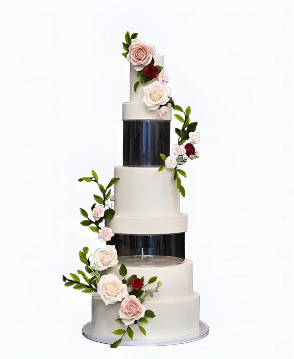 Большой трендовый торт на свадьбу с цветами Фото