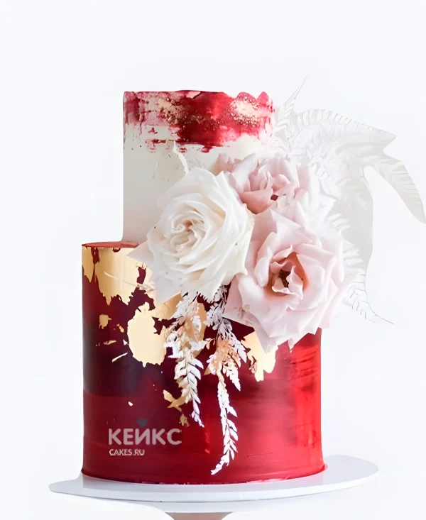 Бордовый свадебный торт с розами и золотыми пятнами Фото