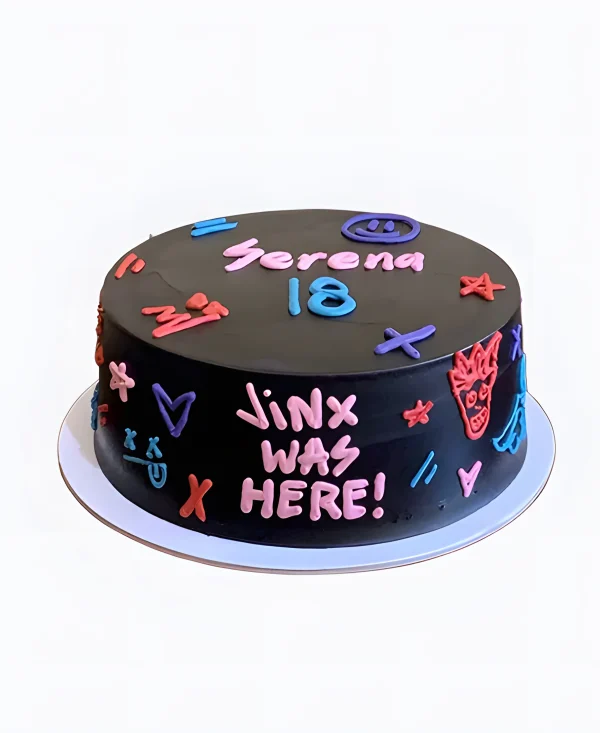 Черный торт на день рождения с надписями Аркейн Фото