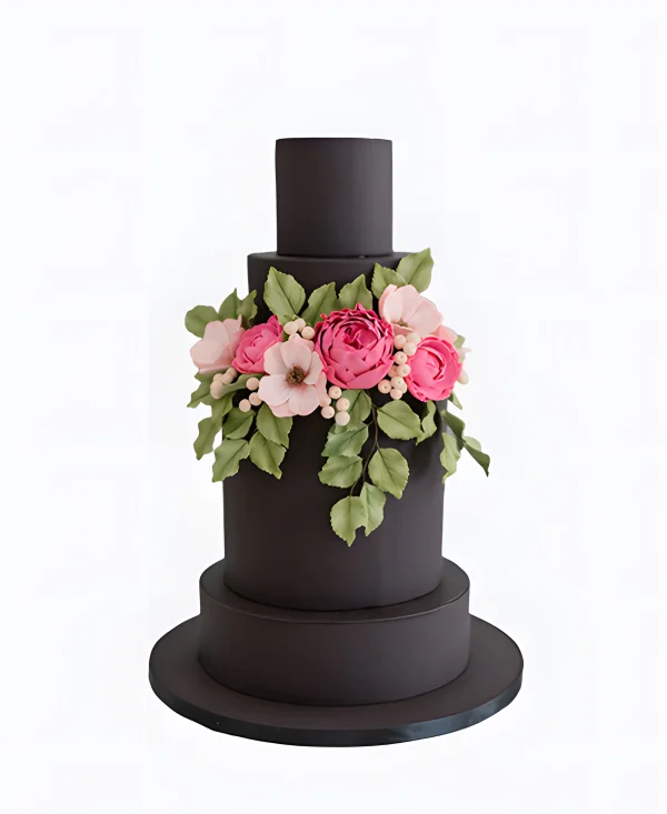 Черный трендовый торт с розовыми цветами на свадьбу Фото