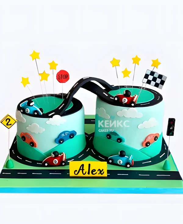 Два тортика с машинками для мальчиков гонщиков Фото