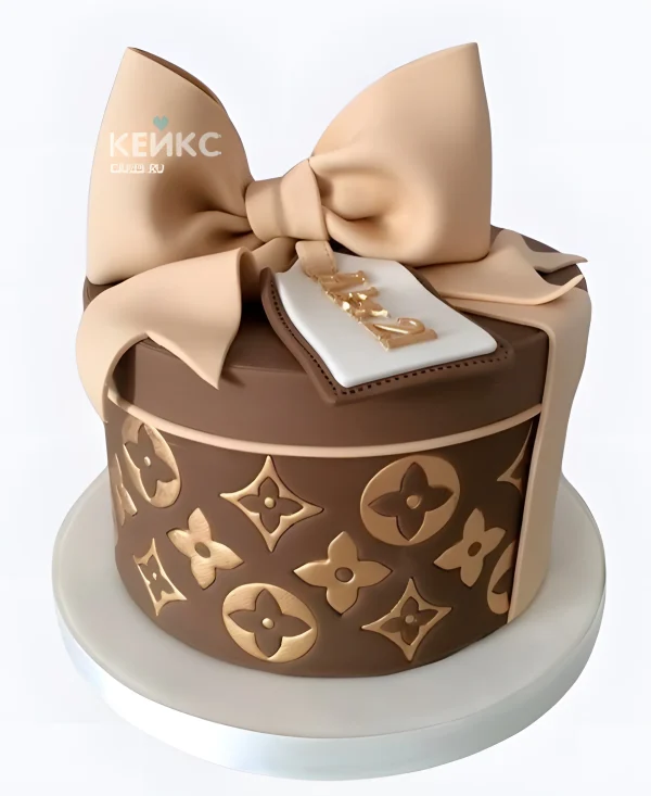 Эстетичный торт девочке с бежевым бантом Фото