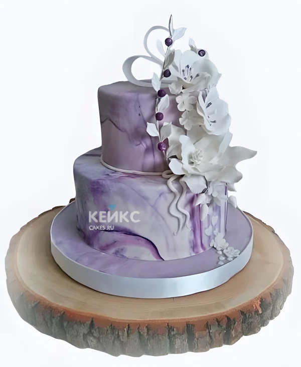Фиолетовый свадебный торт Белые цветы Фото