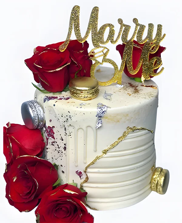 Изящный торт на сватовство с розами и макарунс Фото