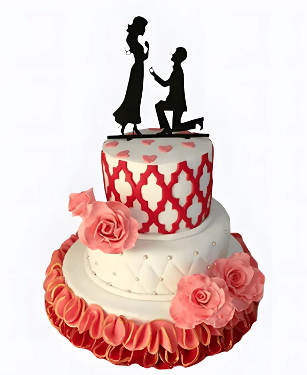 Изящный трехъярусный торт на сватовство Фото