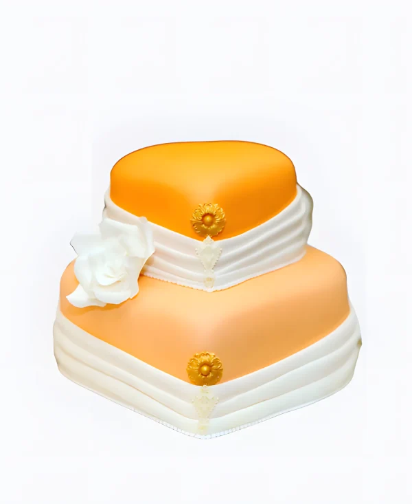 Изящный трендовый торт с белым цветком на свадьбу Фото