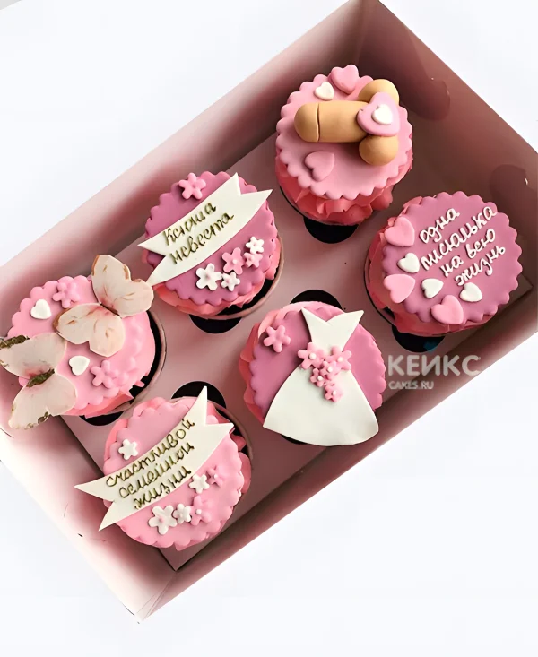 Капкейки на девичник розовые с платьем Фото