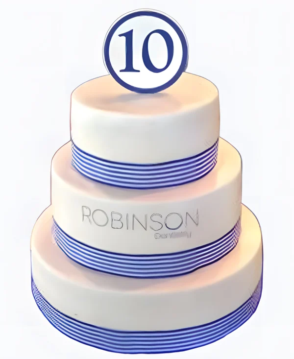 Корпоративный торт с полосатой лентой и цифрой Фото