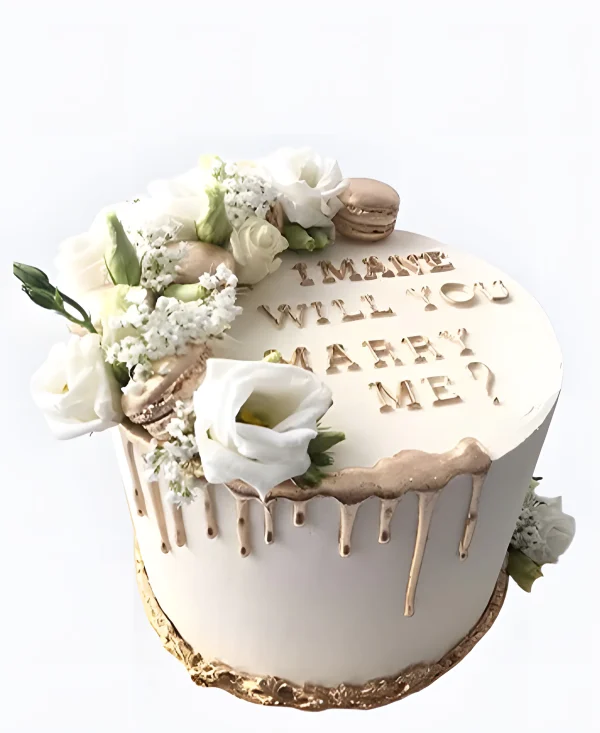 Красивый торт с макарунами и цветами на сватовство Фото