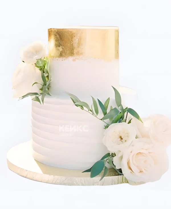 Кремовый свадебный торт белые розы с золотом Фото
