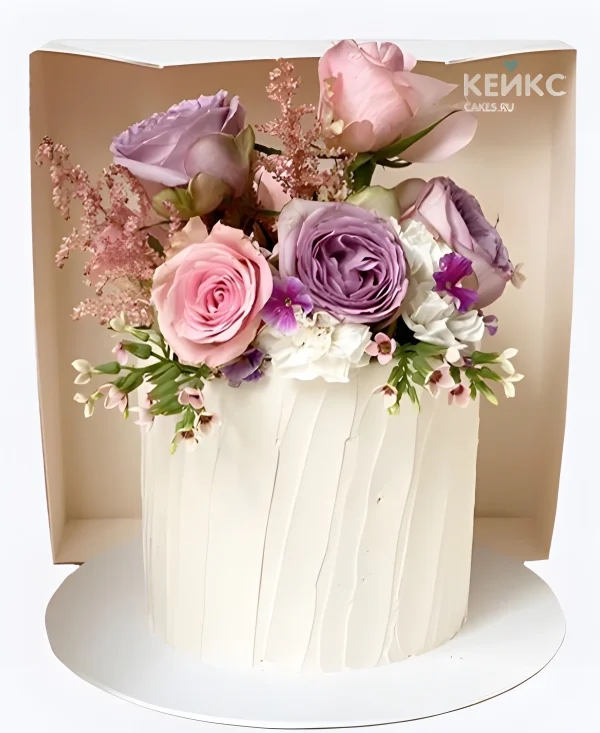 Кремовый свадебный торт Букет цветов Фото