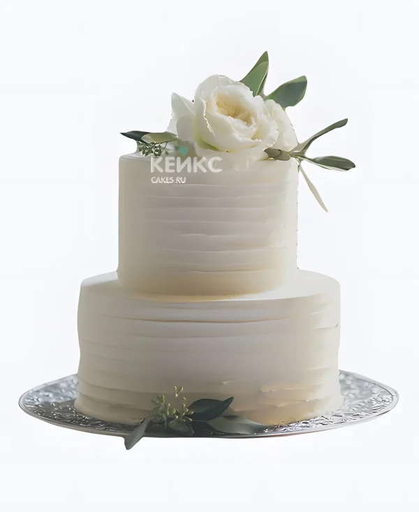 Кремовый свадебный торт рифленый с белой розой Фото