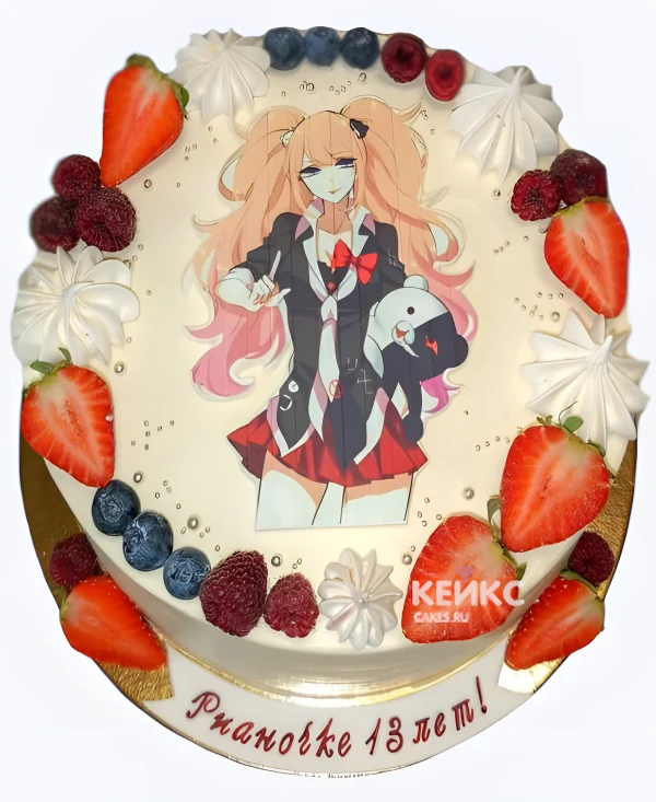 Кремовый торт с ягодами на день рождения аниме Данганронпа Фото