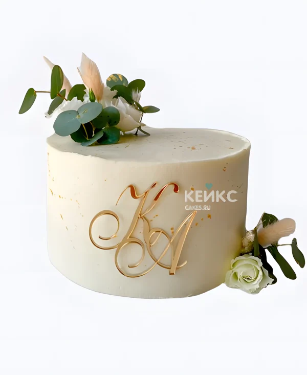 Круглый свадебный торт с буквами Фото