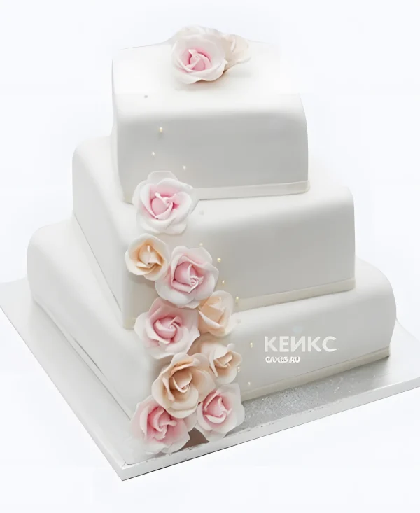 Квадратный свадебный торт Смещенные ярусы с розами Фото
