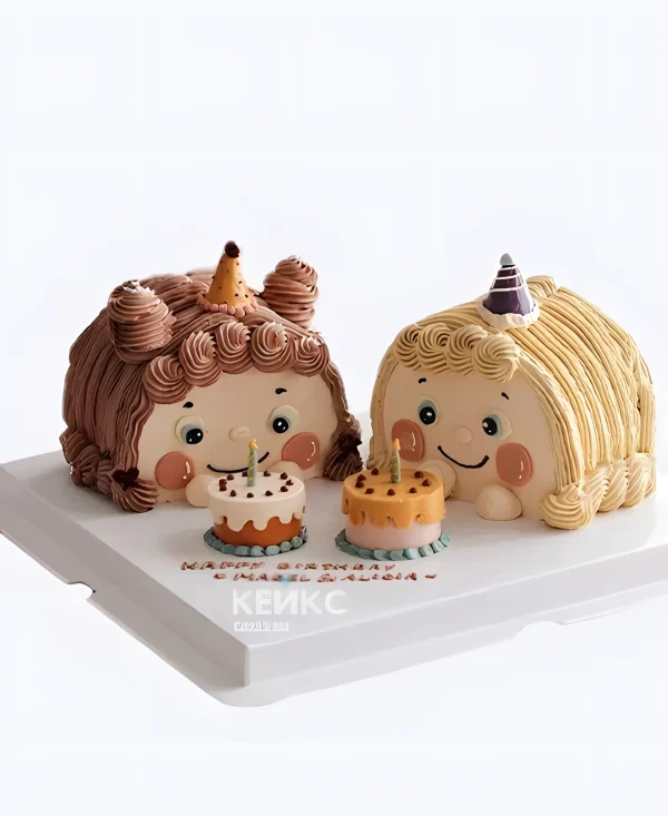 Милые торты с мини-пирожеными для мальчиков Фото