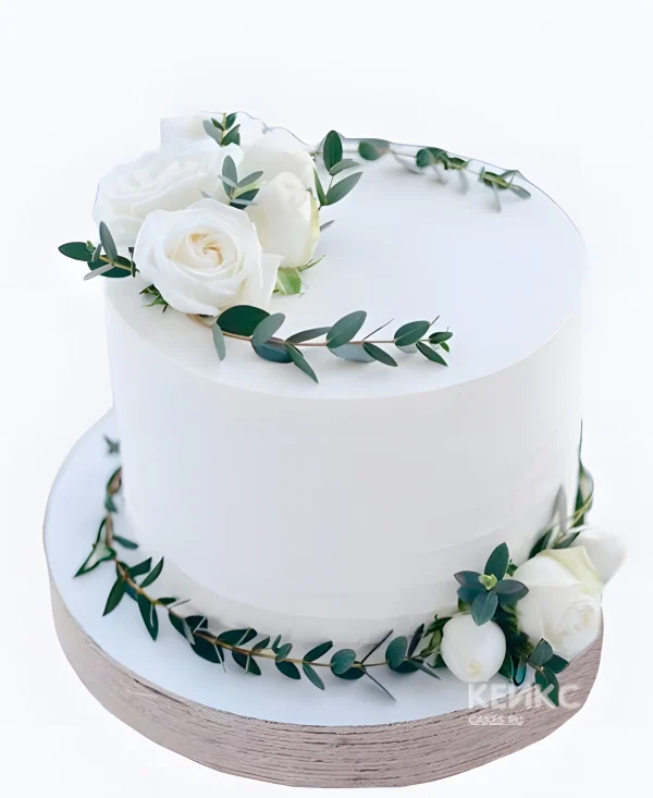 Недорогой свадебный торт Розы на белом Фото