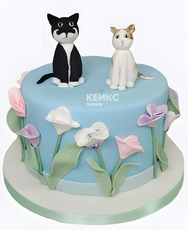 Нежный торт с котиками и цветами Фото