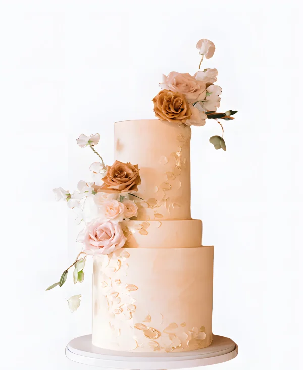 Очаровательный трендовый торт с цветами на свадьбу Фото