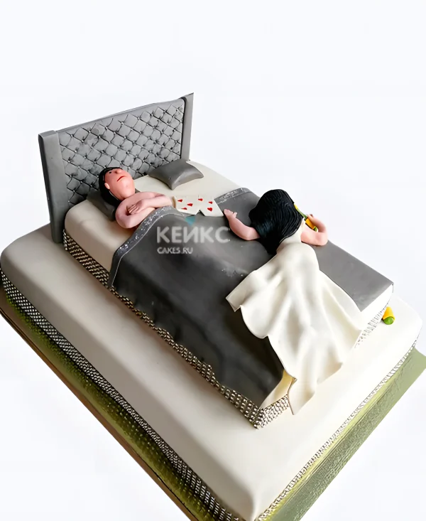 Прикольный свадебный торт в виде кровати Фото