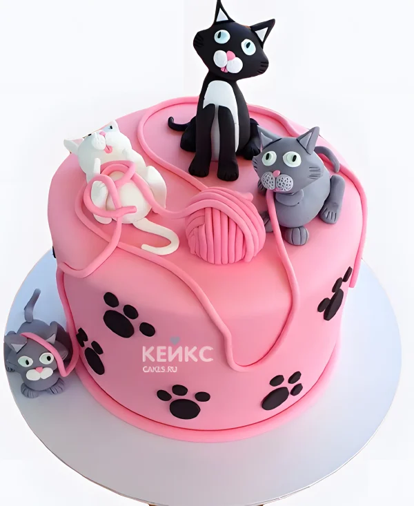 Розовый торт девочке с лапками и котиками Фото
